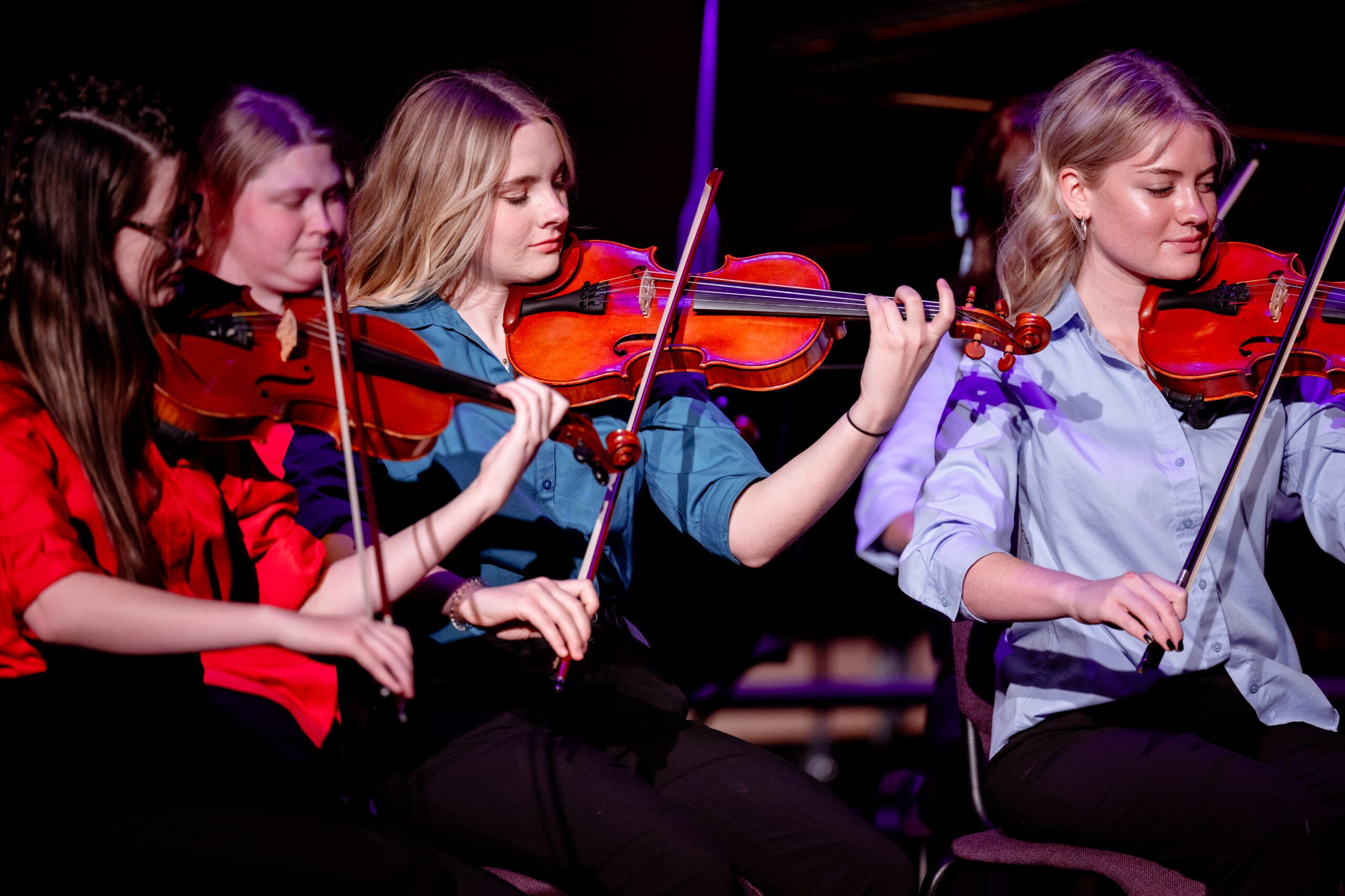 EA orchestra students practicing