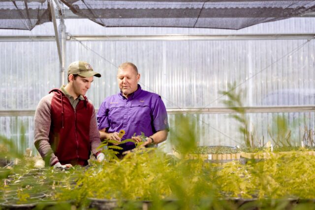 EA Students get out of the classroom for hands-on learning at Discovery Park