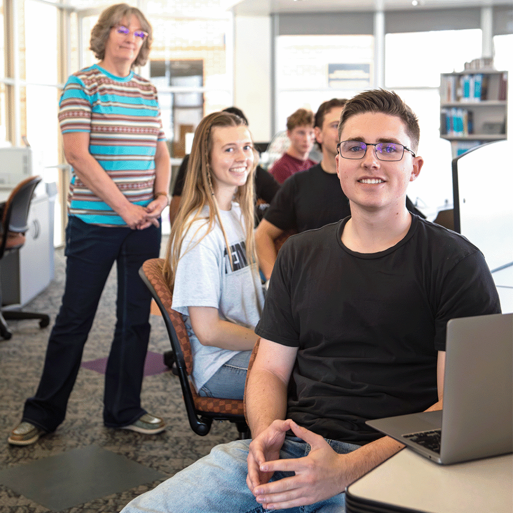 Students participate in an associate degree course in organizational leadership at Eastern Arizona College.