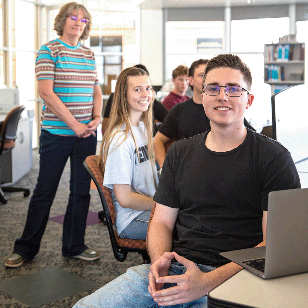 Students participate in an associate degree course in organizational leadership at Eastern Arizona College.